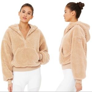 ALO YOGA Streetside Half Zip Sherpa Hoodie in Camel